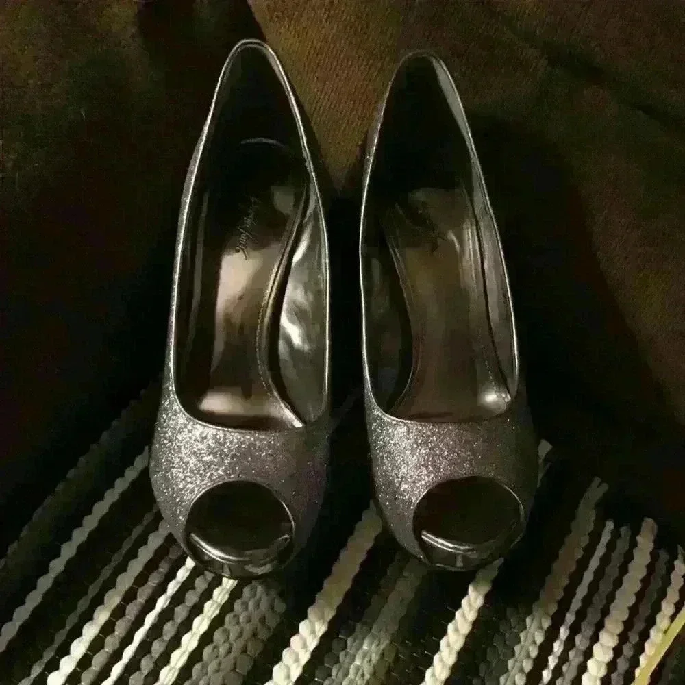 Jacqueline Ferrar opened toe silver glitter stiletto size8